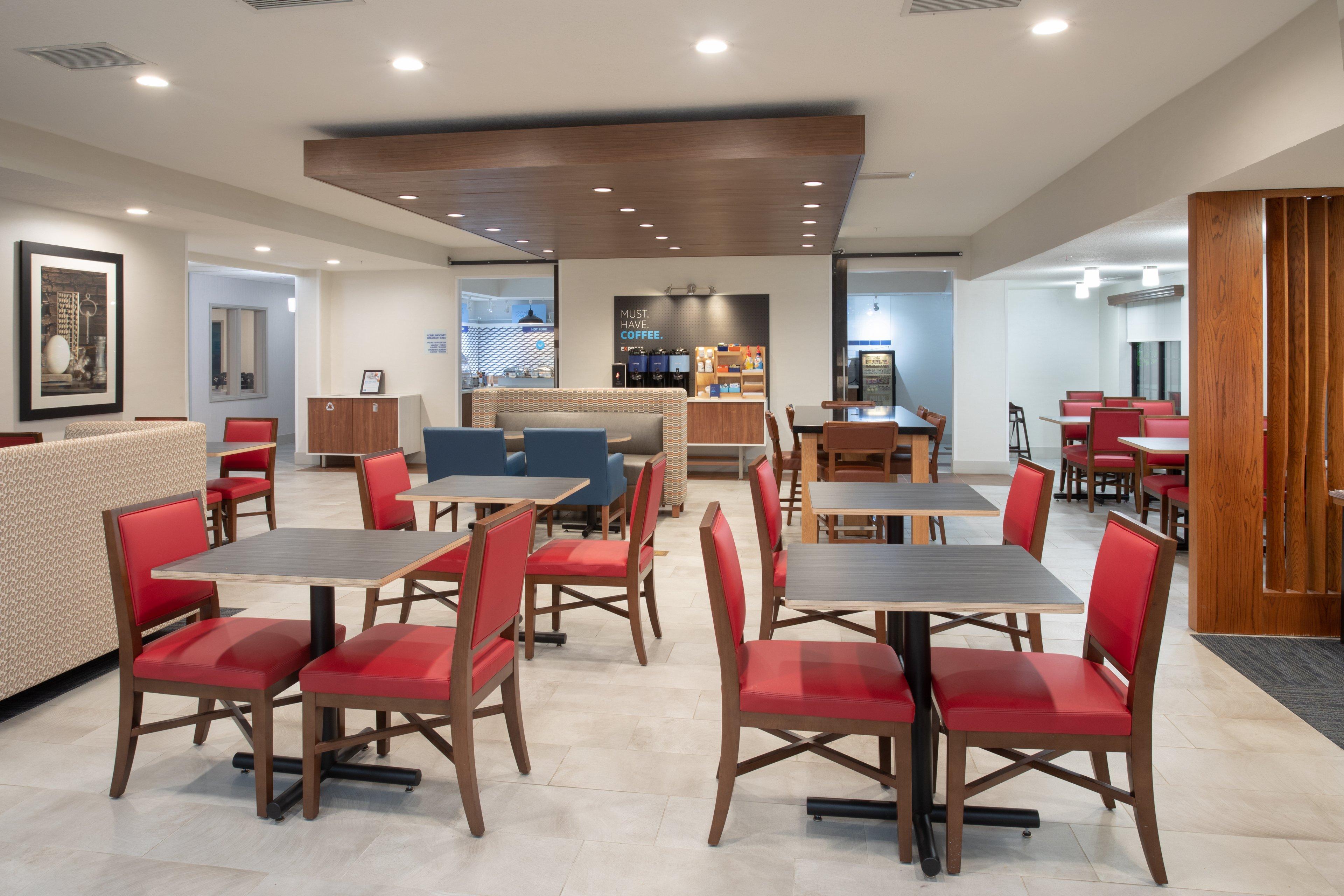 Hotel Holiday Express & By Ihg