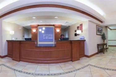 Hotel Holiday Express & By Ihg 2*