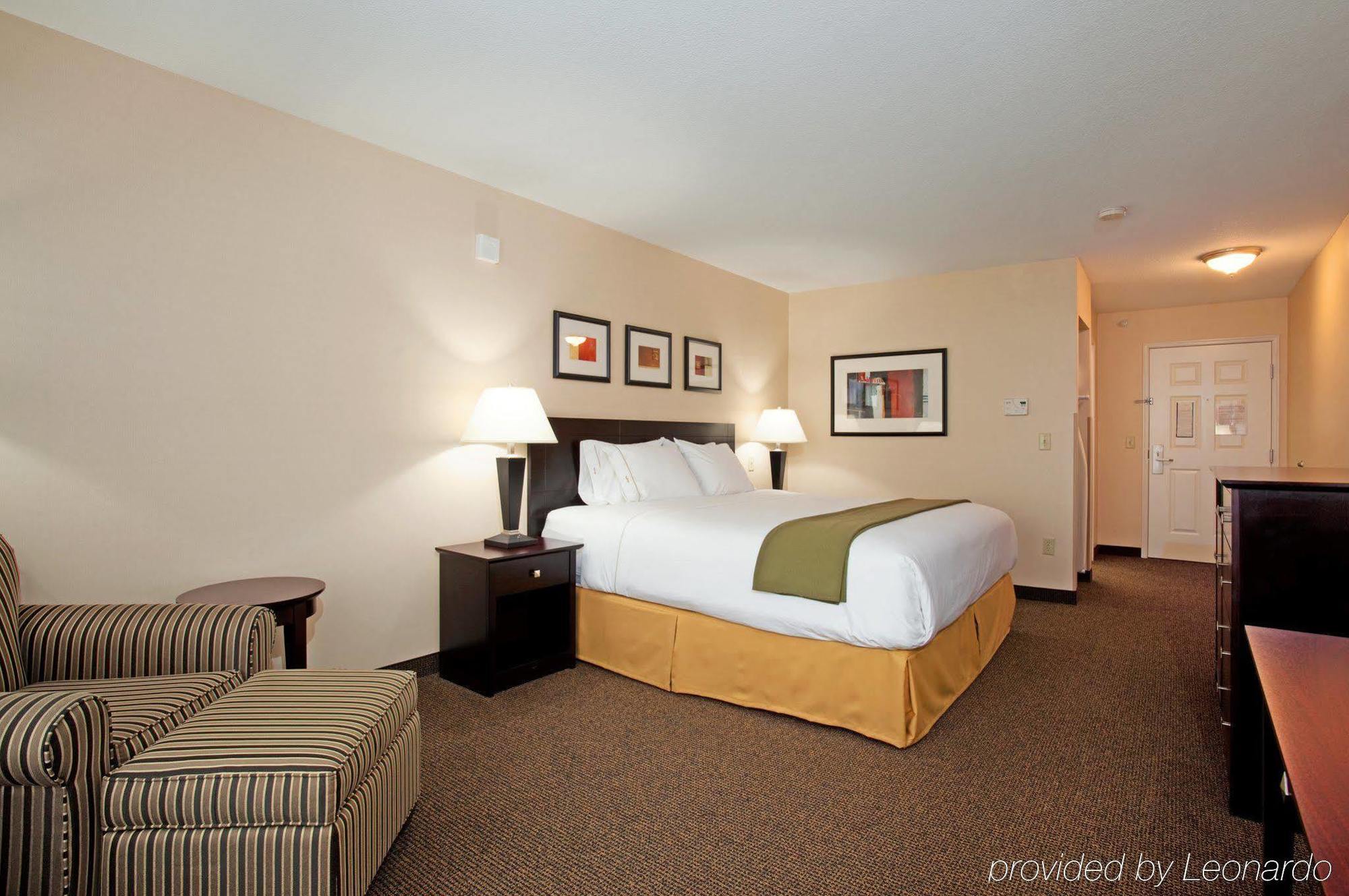 Holiday Express & By Ihg Hotel